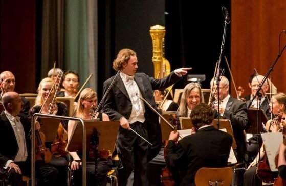 Christian Vásquez and the Stavanger Symphony